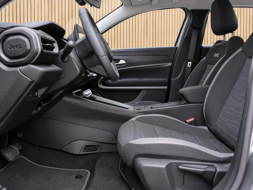 Jeep Avenger Longitude Business Pack 54 kWh uit 2024, foto 13