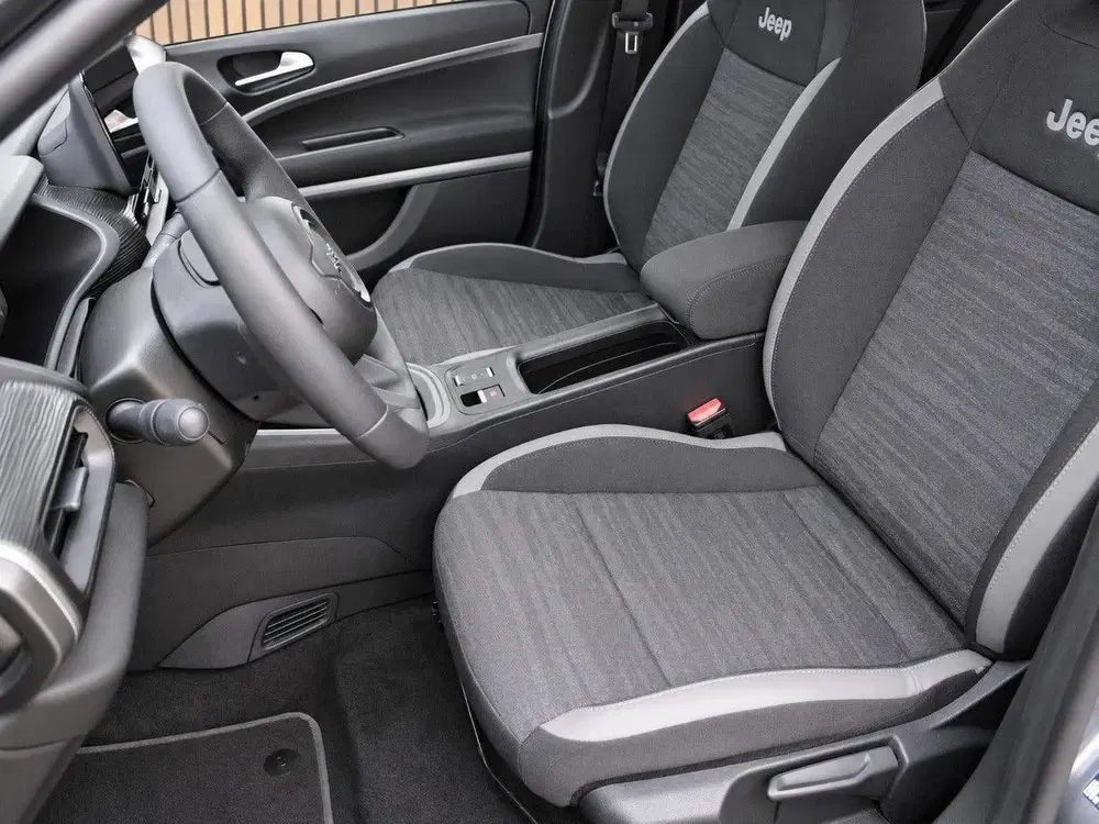 Jeep Avenger Longitude Business Pack 54 kWh uit 2024, foto 14