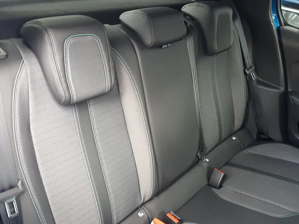 Peugeot 208 ALLURE 1.2-100pk Apple Carplay & Android A uit 2022, foto 11