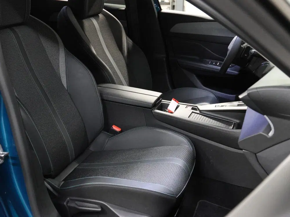 Peugeot 408 1.2 Hybrid Allure 145PK uit 2025, foto 10