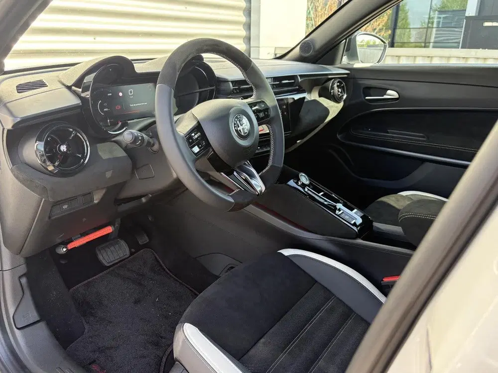 Alfa Romeo Junior 1.2 Turbo Hybrid Ibrida Sport Speciale uit 2026, foto 10
