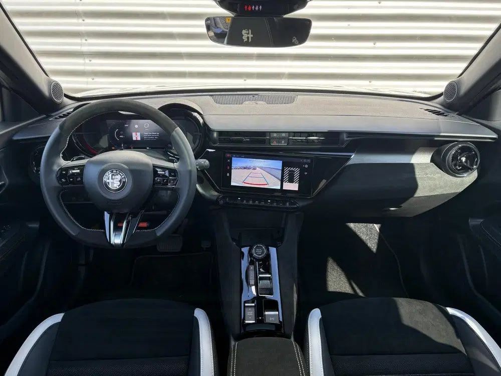 Alfa Romeo Junior 1.2 Turbo Hybrid Ibrida Sport Speciale uit 2026, foto 14