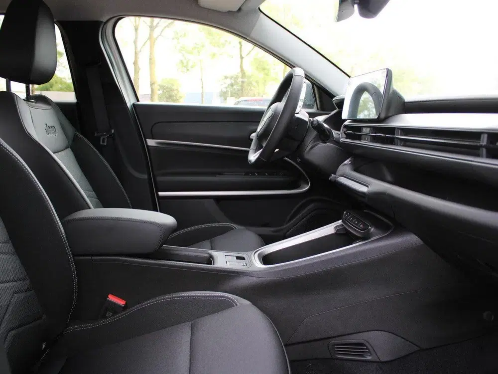 Jeep Avenger 1.2 e-Hybrid Summit VOORRAAD KORTING (bj 2 uit 2026, foto 6