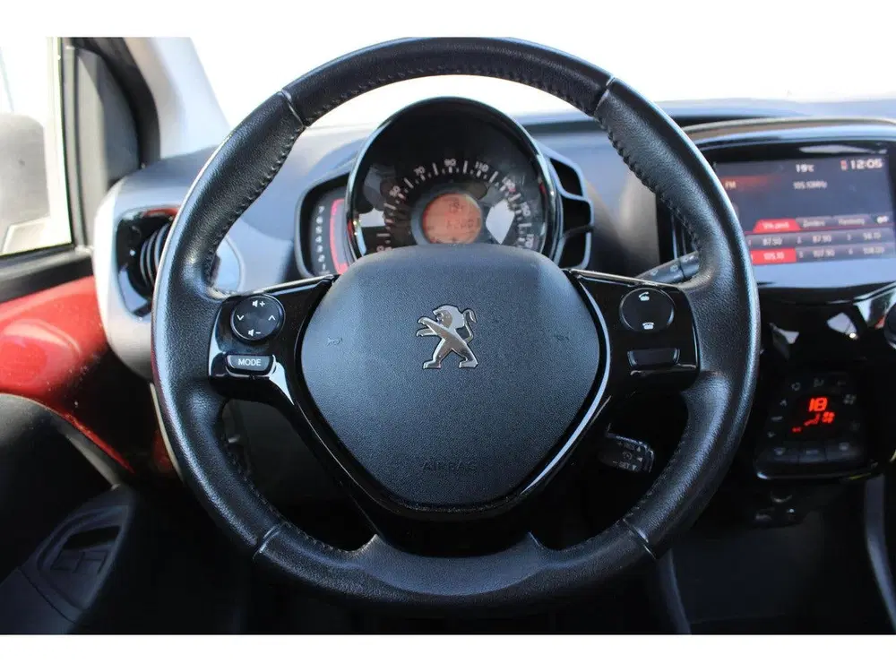 Peugeot 108 1.0 e-VTi Allure Cruise Controle I Groot S uit 2021, foto 10