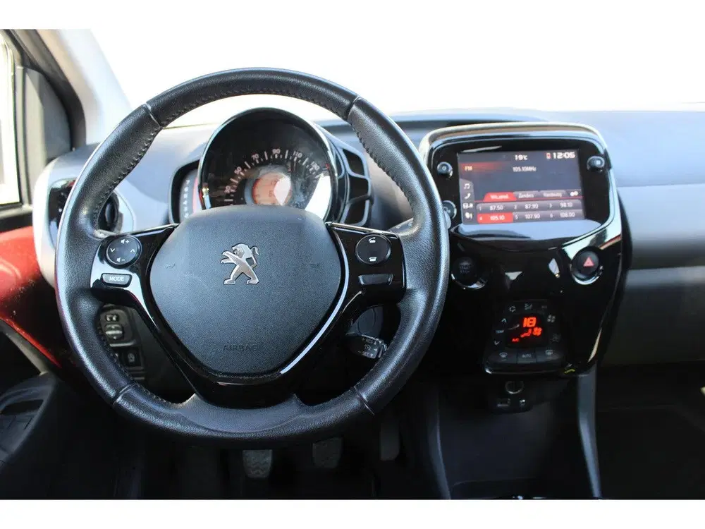 Peugeot 108 1.0 e-VTi Allure Cruise Controle I Groot S uit 2021, foto 9