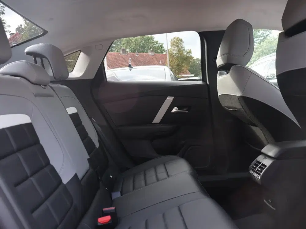 Citroën C4 Mild Hybride 145PK e-DCS6 Automaat Max uit 2026, foto 8