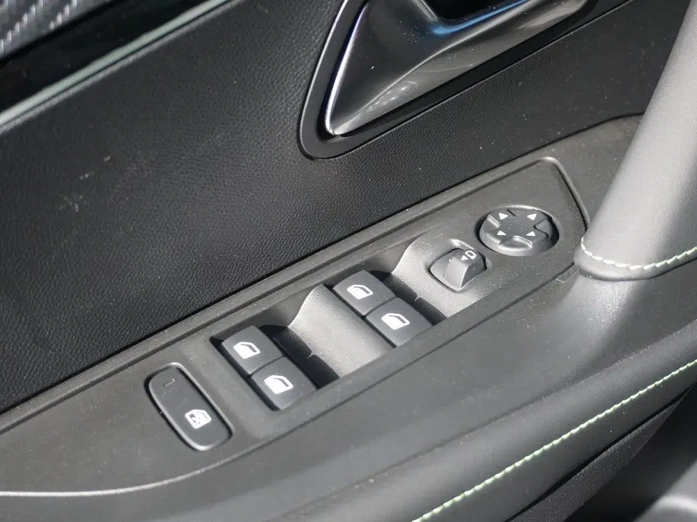 Peugeot 2008 1.2 Hybrid 145 GT 360 Camera (bj 2025) uit 2025, foto 14