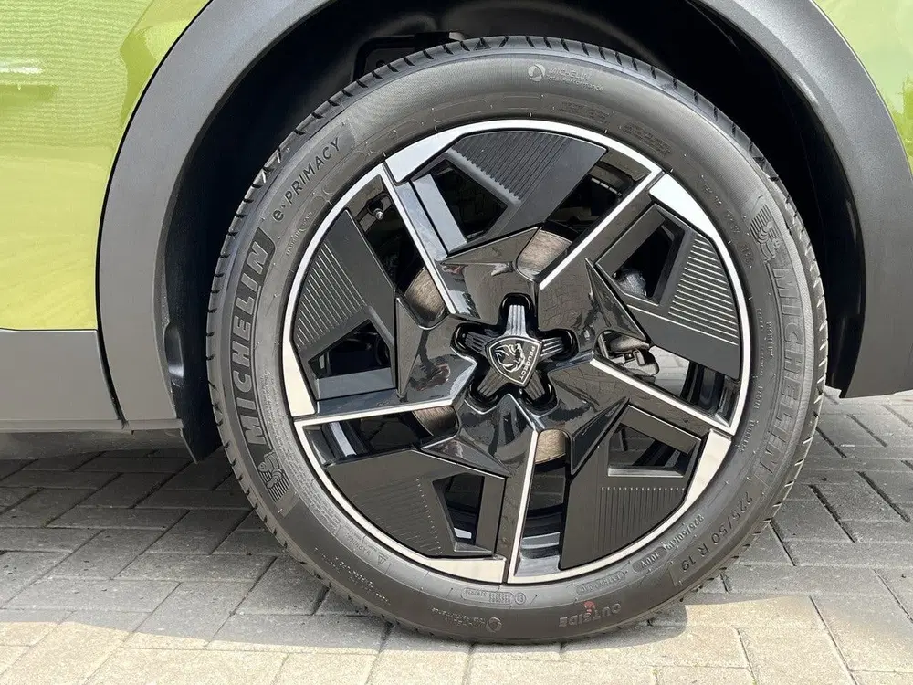Peugeot 408 e-408 GT Exclusive 58 kWh uit 2026, foto 3