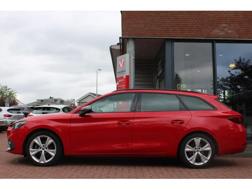 SEAT Leon Sportstourer 1.5 Hybrid Aut. *FR* uit 2021, foto 2
