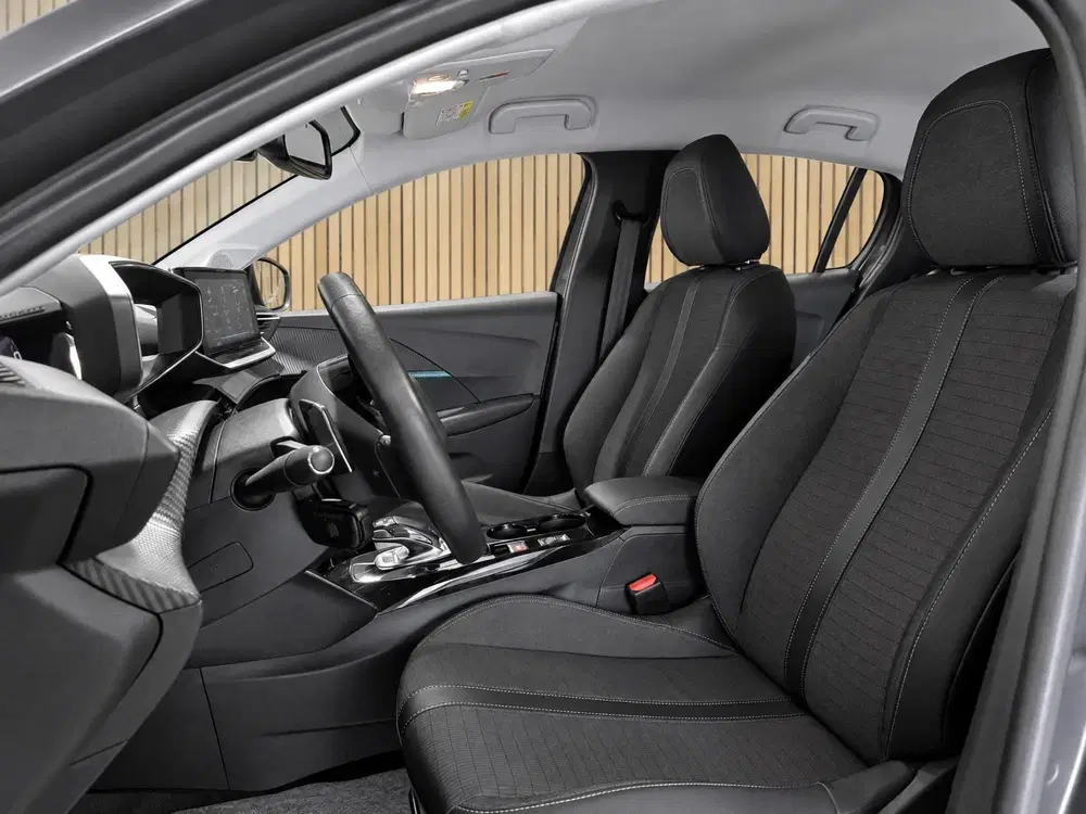 Peugeot 208 1.2 PureTech GT Pack uit 2021, foto 7