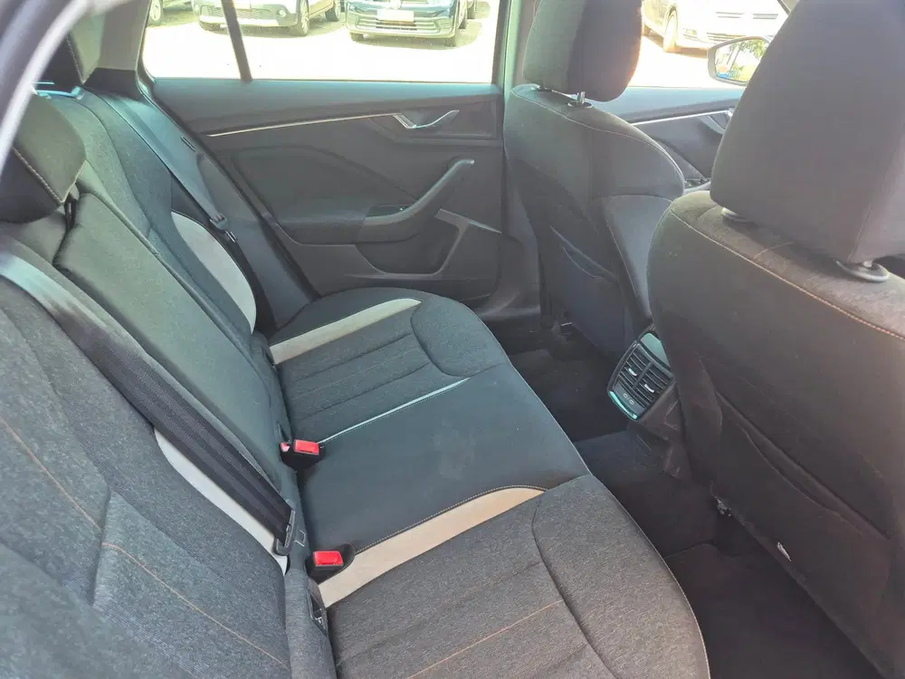 Skoda Scala 1.0 TSI Business Edition uit 2024, foto 14