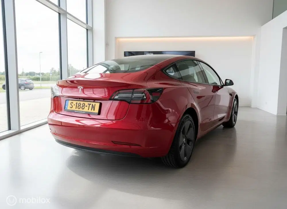 Tesla Model 3 RWD 60 kWh LFP uit 2023, foto 10