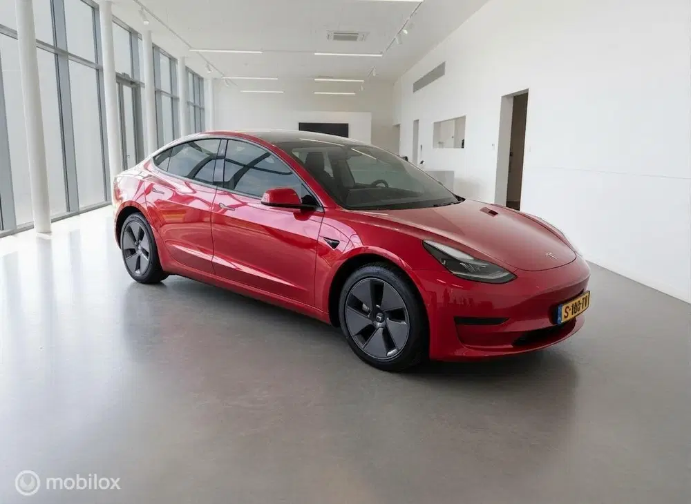 Tesla Model 3 RWD 60 kWh LFP uit 2023, foto 15