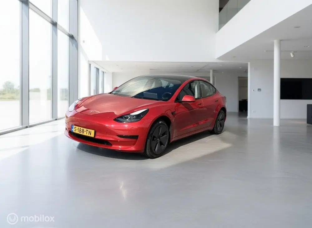 Tesla Model 3 RWD 60 kWh LFP uit 2023, foto 4