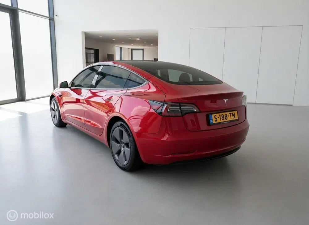 Tesla Model 3 RWD 60 kWh LFP uit 2023, foto 7