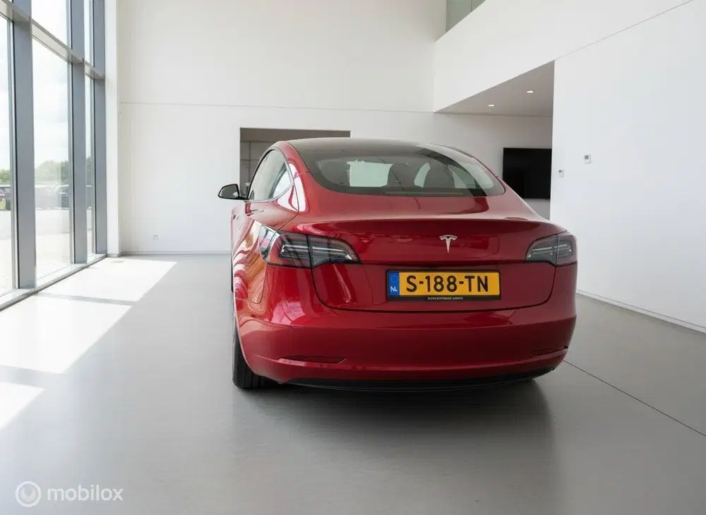 Tesla Model 3 RWD 60 kWh LFP uit 2023, foto 8