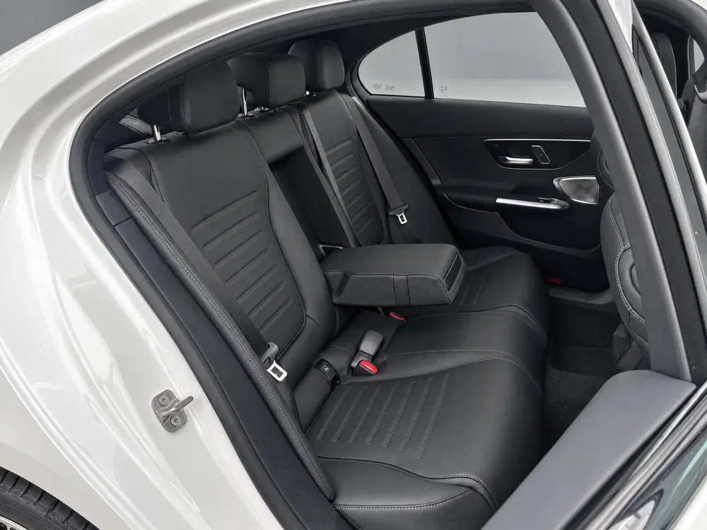 Mercedes-Benz C-Klasse 300 e 140 Years Edition uit 2026, foto 14