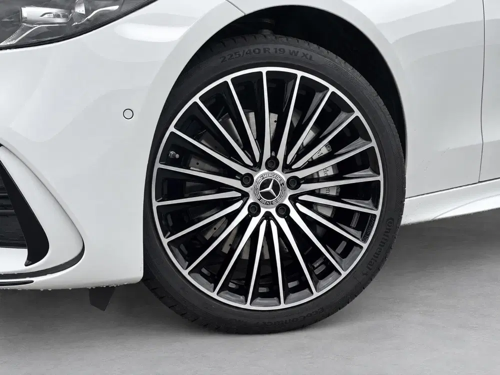 Mercedes-Benz C-Klasse 300 e 140 Years Edition uit 2026, foto 7