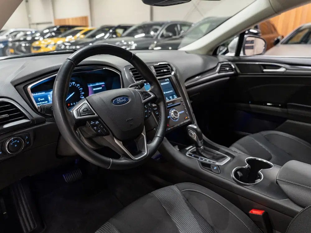 Ford Mondeo 2.0 IVCT HEV Titanium uit 2019, foto 2