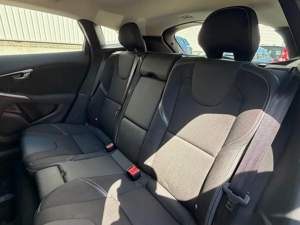Volvo V40 2.0 T2 uit 2019, foto 11
