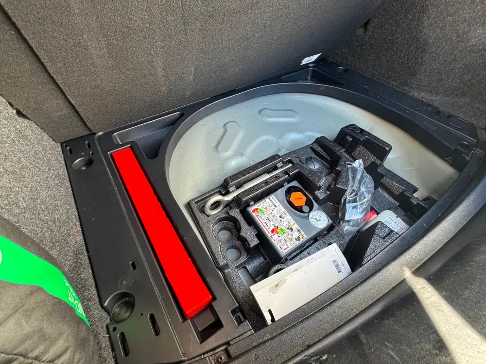 Volvo V40 2.0 T2 uit 2019, foto 14