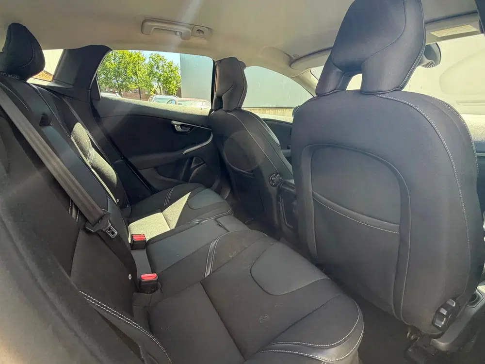 Volvo V40 2.0 T2 uit 2019, foto 15