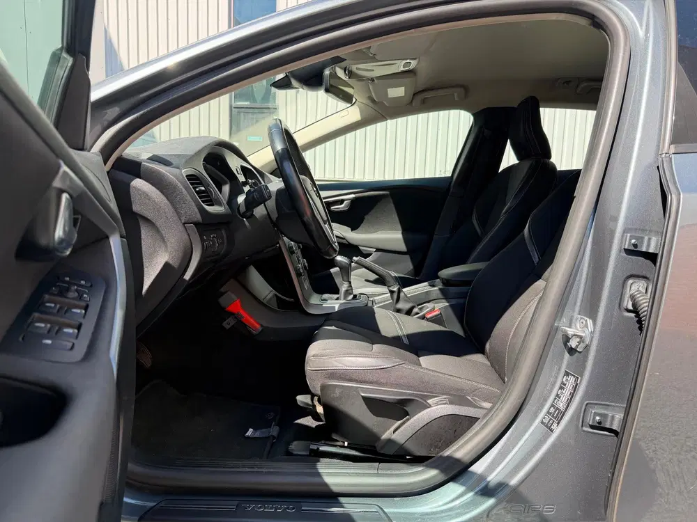 Volvo V40 2.0 T2 uit 2019, foto 7