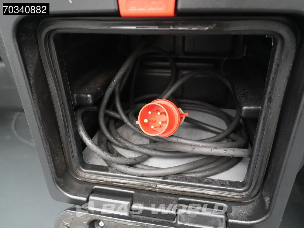 Iveco Daily Automaat Koel uit 2022, foto 15