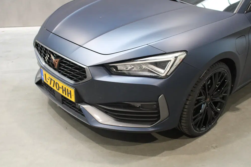 Cupra Leon 1.4 e-Hybrid VZ Patrol Blue Matt uit 2021, foto 3