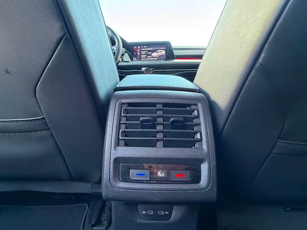 Volkswagen Golf 1.5 eTSI R-Line uit 2020, foto 12