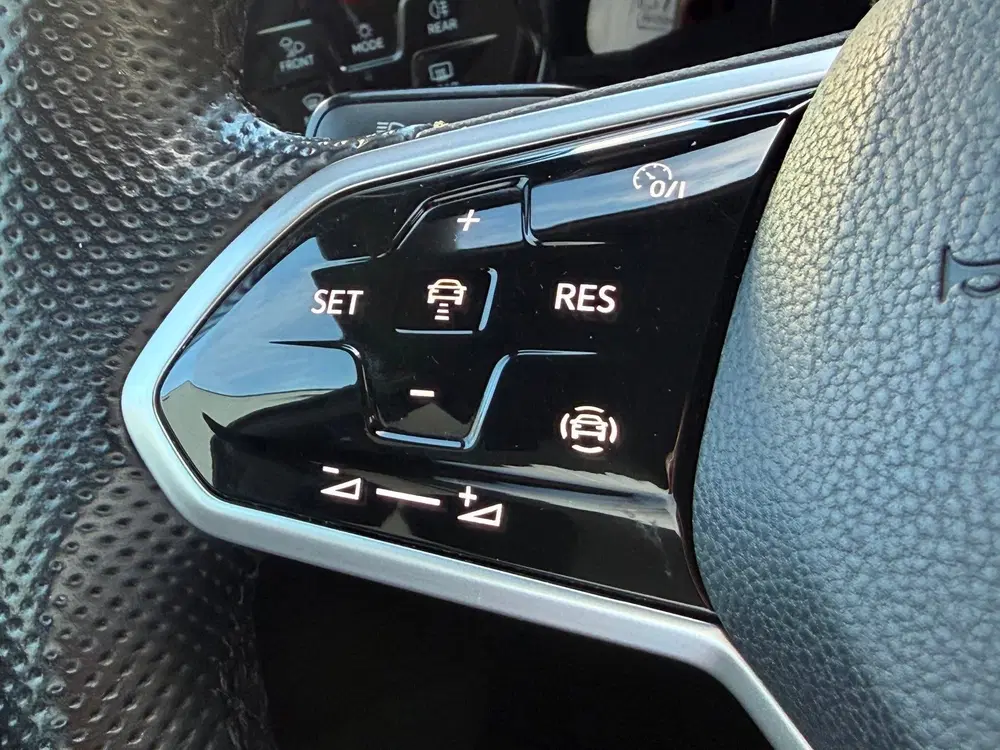 Volkswagen Golf 1.5 eTSI R-Line uit 2020, foto 14
