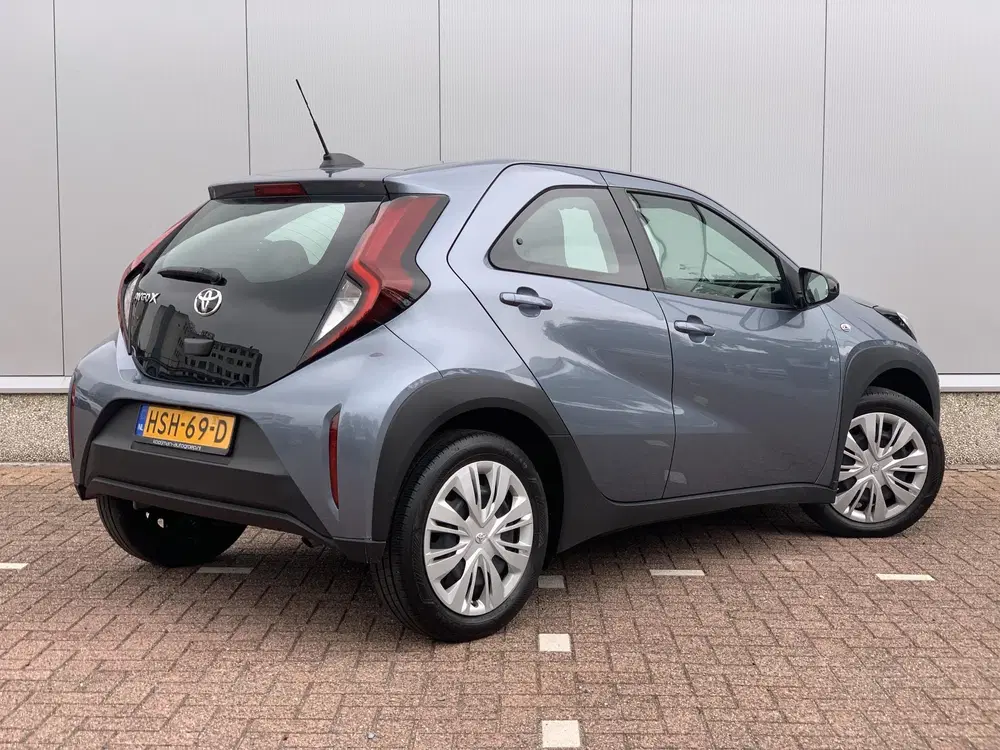 Toyota Aygo X 1.0 VVT-i MT Play uit 2025, foto 2