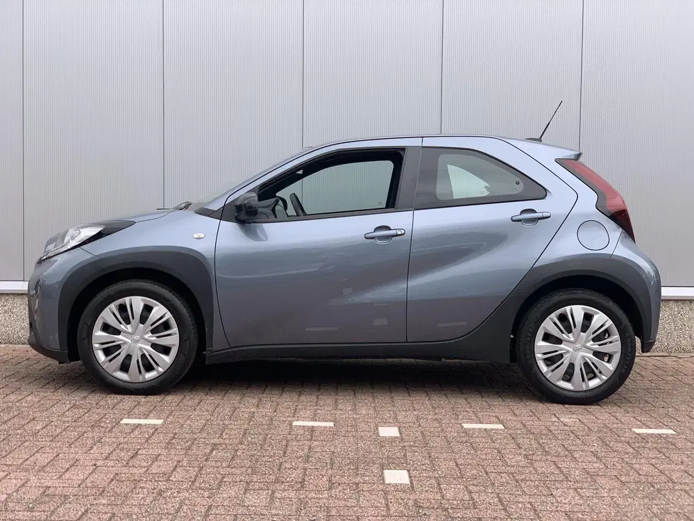 Toyota Aygo X 1.0 VVT-i MT Play uit 2025, foto 4