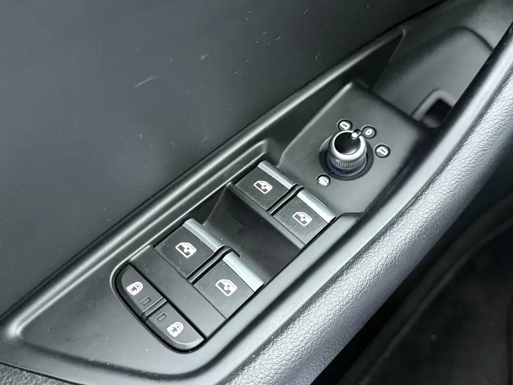 Audi A4 35 TFSI S edition Competition uit 2022, foto 13