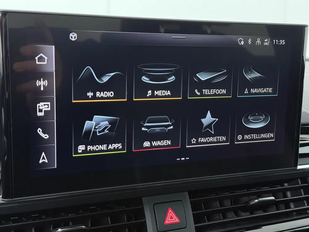 Audi A4 35 TFSI S edition Competition uit 2022, foto 15