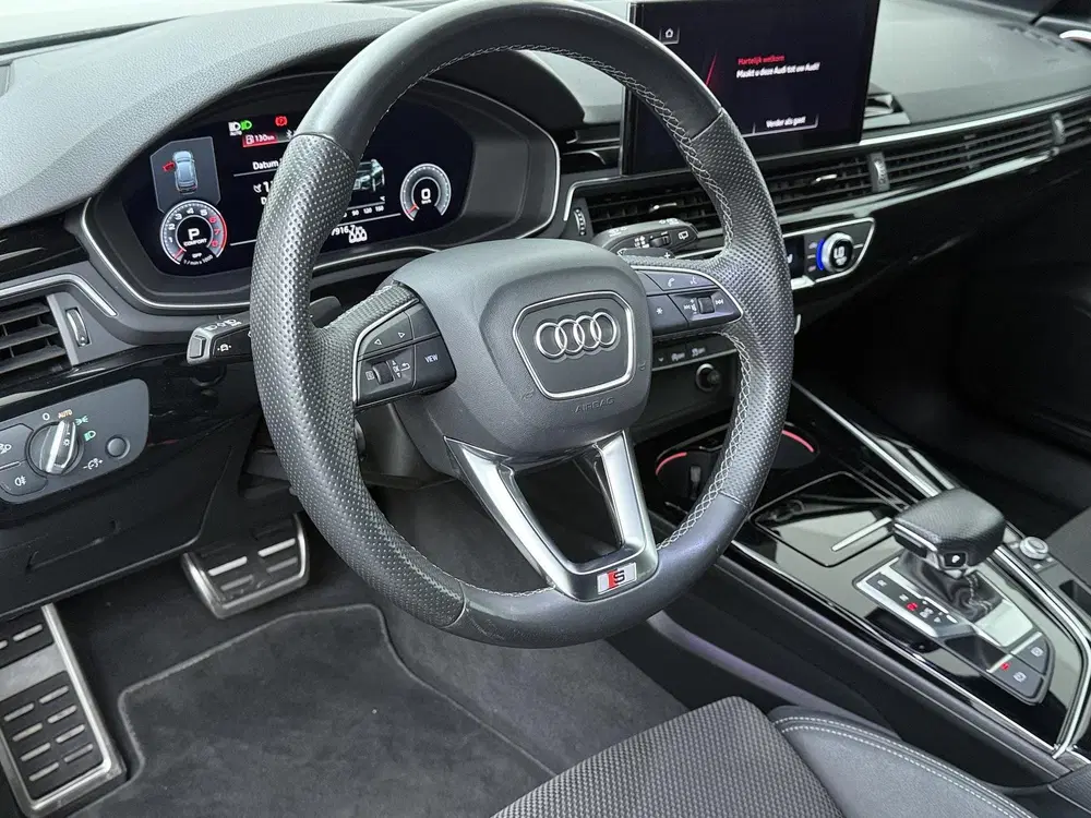 Audi A4 35 TFSI S edition Competition uit 2022, foto 6