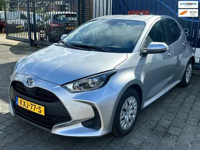 Toyota Yaris 1.5 Hybrid 115 Business uit 2025