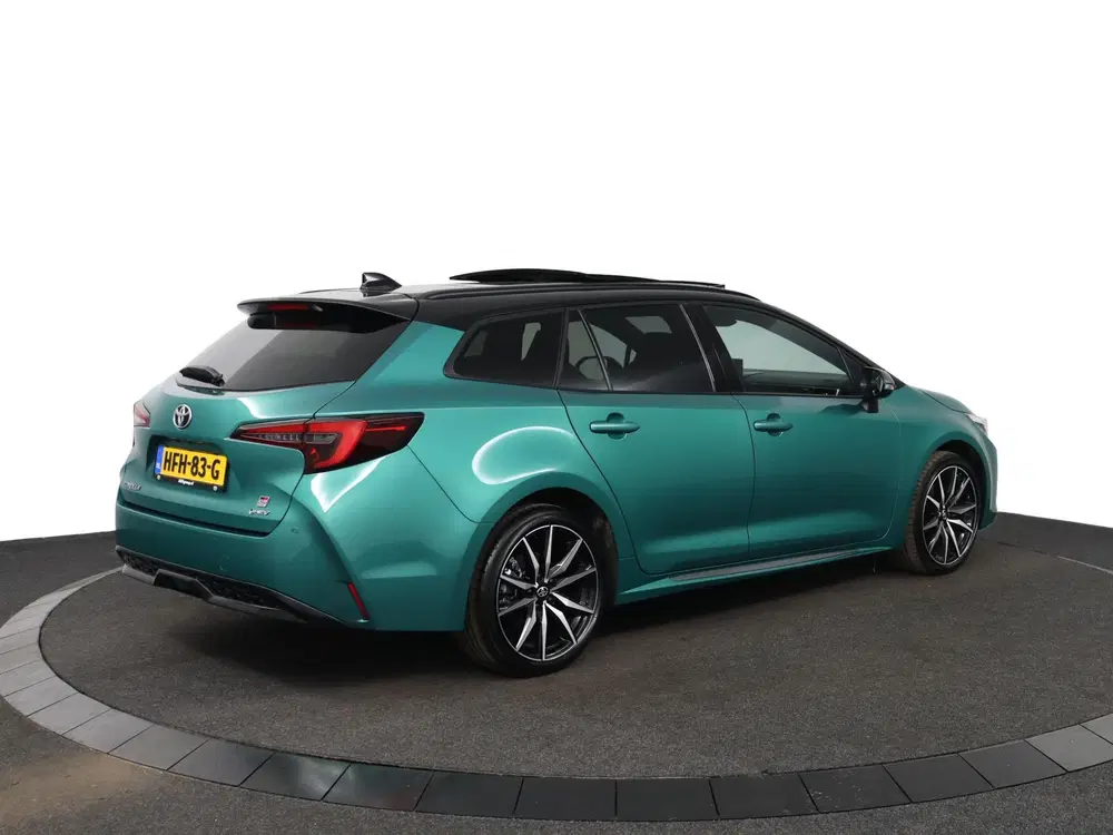 Toyota Corolla Hybrid 200 GR Sport Plus uit 2025, foto 2
