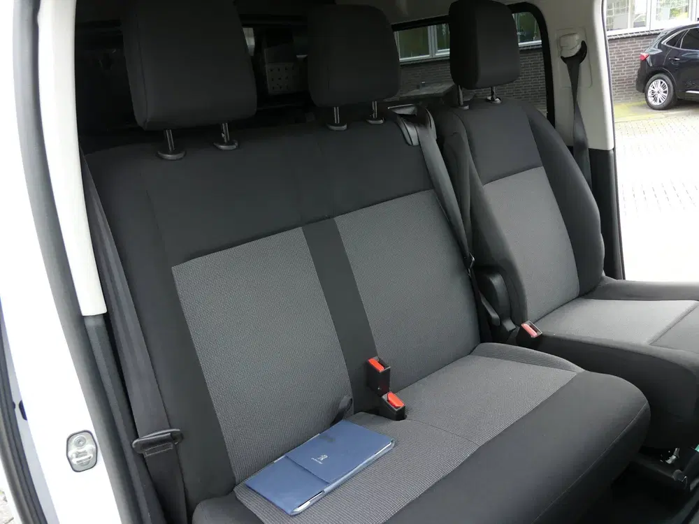 Peugeot Expert 2.0 BlueHDI 180 EAT-8 S&S DC 6 PERSOONS uit 2023, foto 12