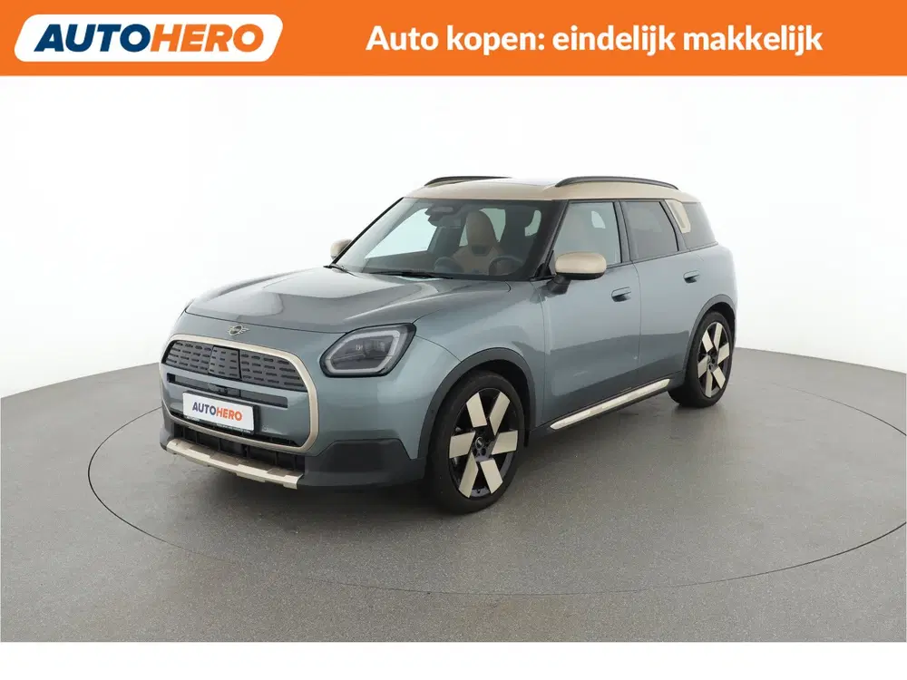Mini Countryman E Favoured M 66.5 kWh uit 2024