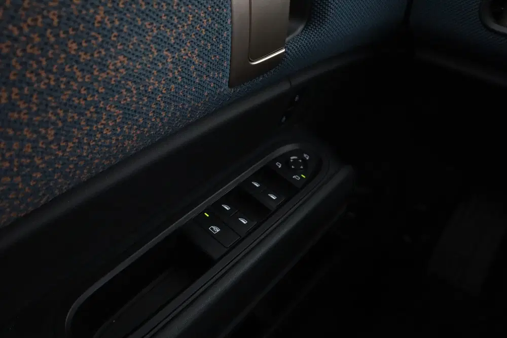 Mini Countryman E Favoured M 66.5 kWh uit 2024, foto 15