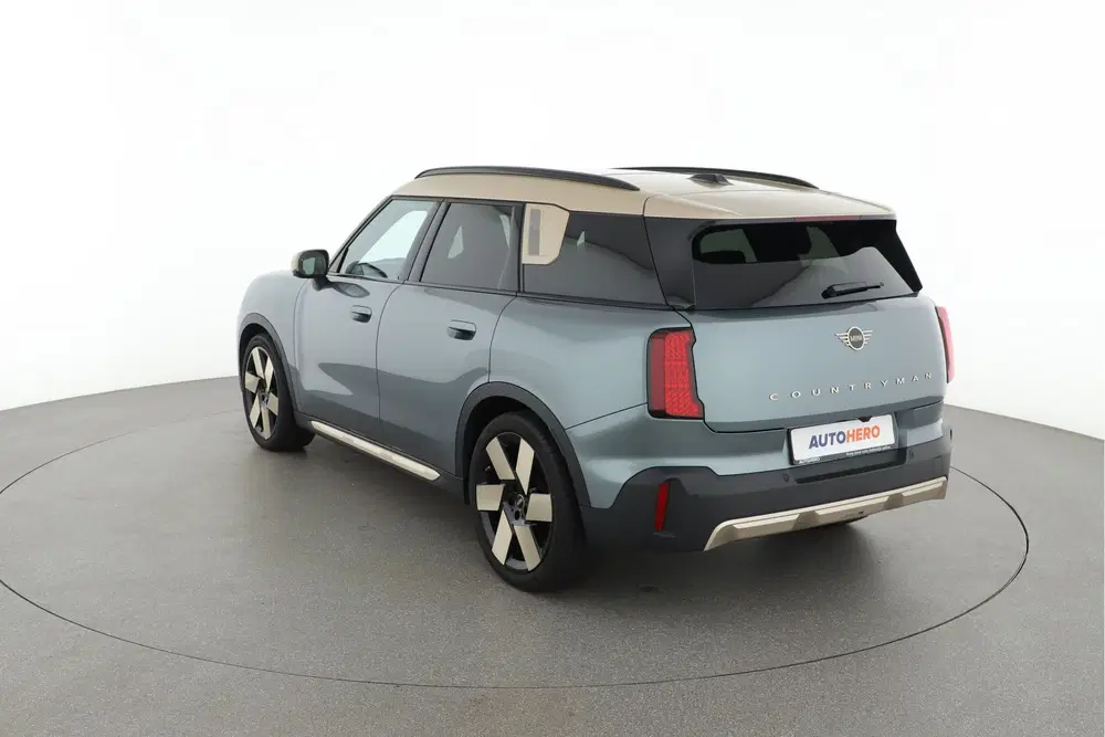 Mini Countryman E Favoured M 66.5 kWh uit 2024, foto 4