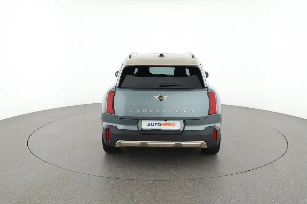 Mini Countryman E Favoured M 66.5 kWh uit 2024, foto 5