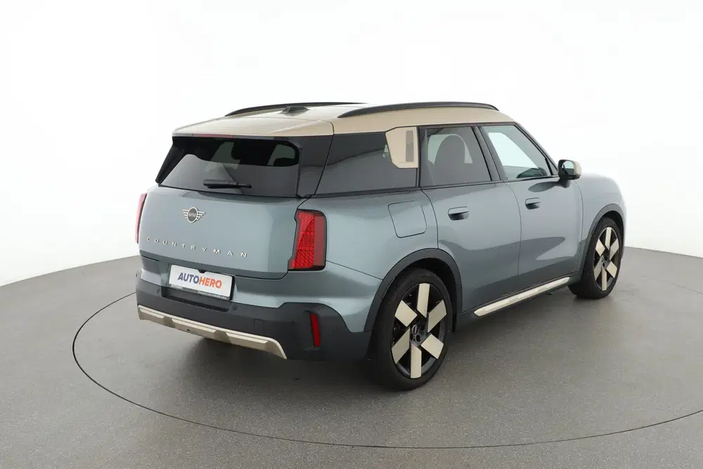 Mini Countryman E Favoured M 66.5 kWh uit 2024, foto 6