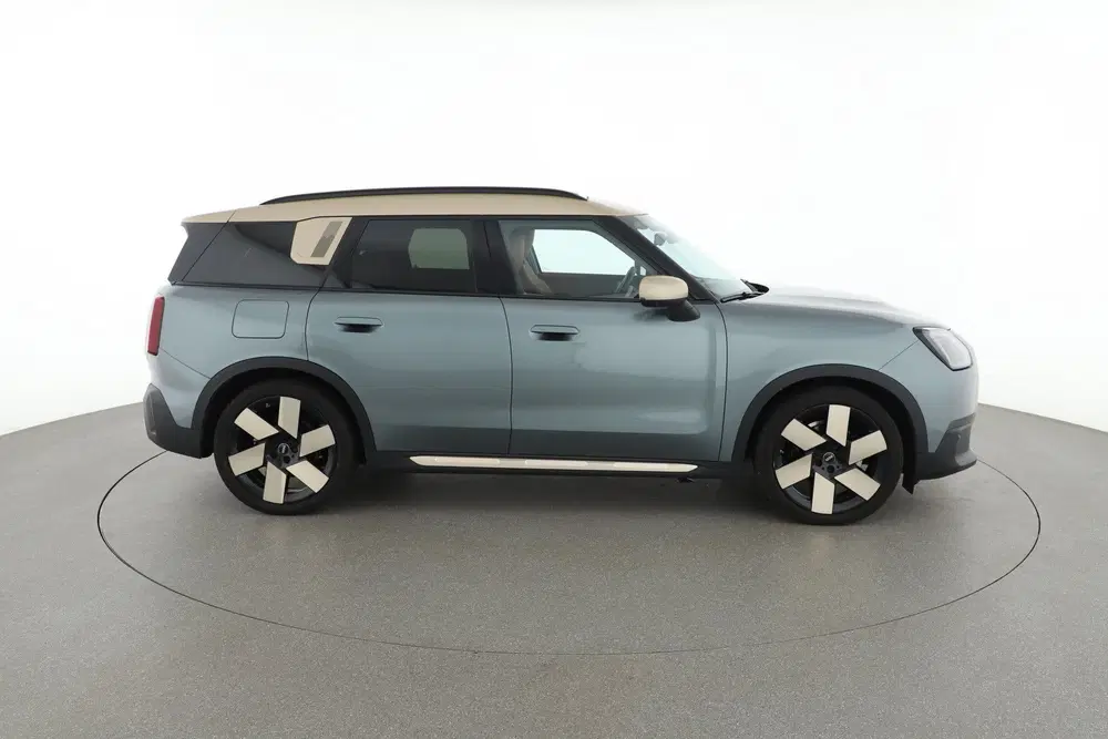 Mini Countryman E Favoured M 66.5 kWh uit 2024, foto 7