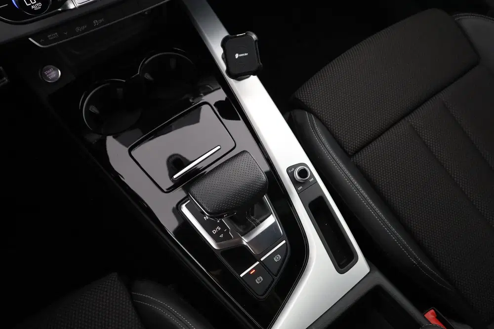 Audi A4 35 TFSI S edition uit 2022, foto 15