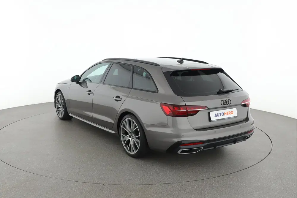 Audi A4 35 TFSI S edition uit 2022, foto 4