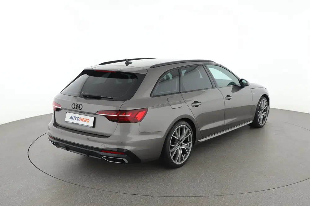 Audi A4 35 TFSI S edition uit 2022, foto 6