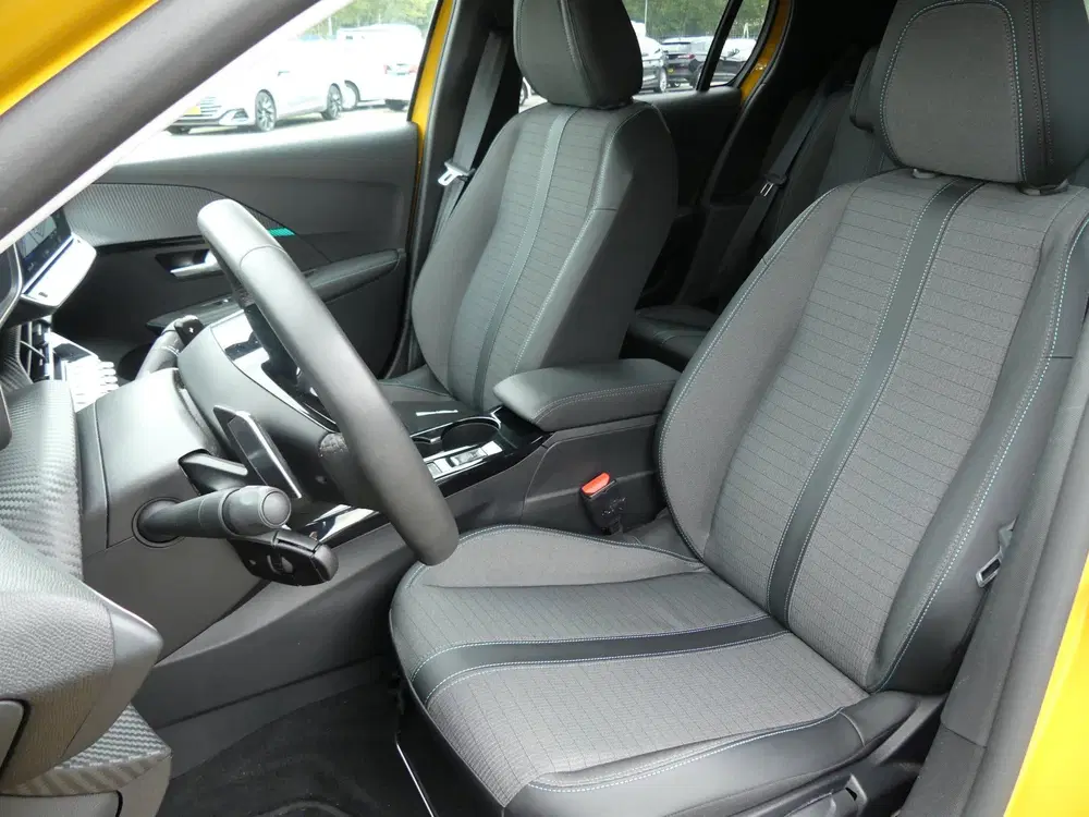 Peugeot 208 1.2 PureTech EAT-8 Allure Pack uit 2023, foto 13