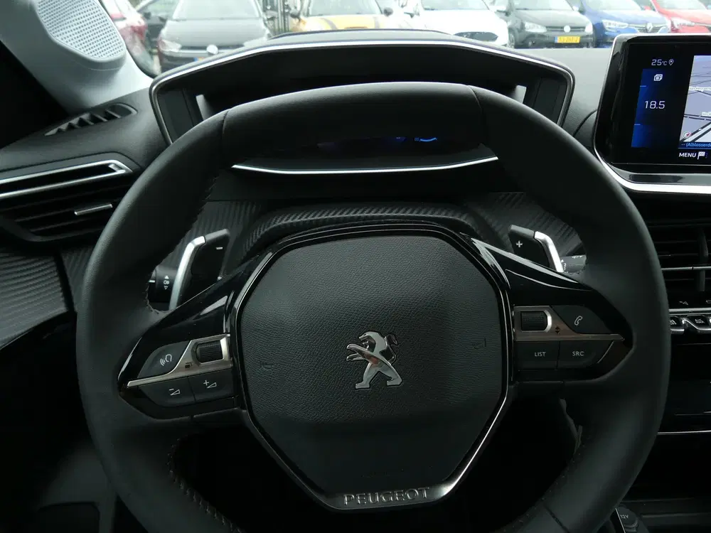 Peugeot 208 1.2 PureTech EAT-8 Allure Pack uit 2023, foto 15